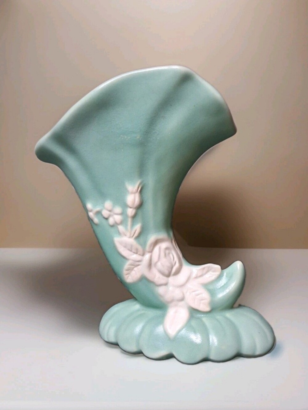 1930s Weller Cameo Rose Cornucopia Vase Blue with White Roses 6.5”